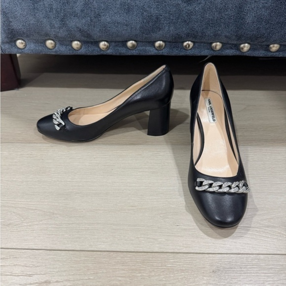 Karl Lagerfeld Black Leather Embellished Pumps